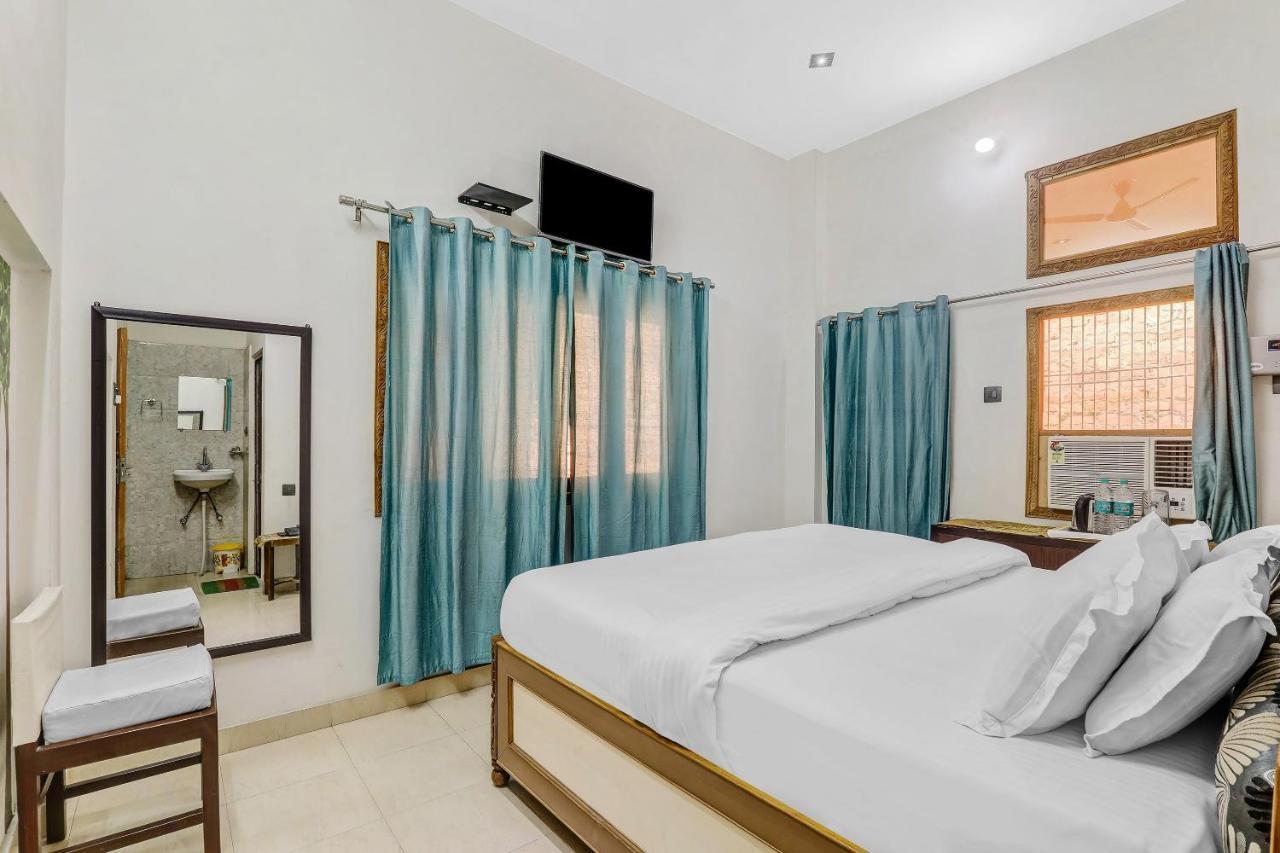 Hotel K V Palace Varanasi Bagian luar foto
