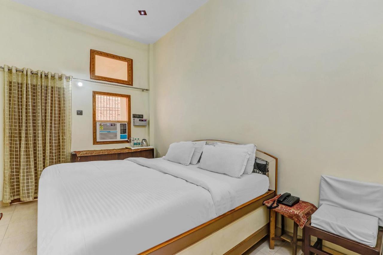 Hotel K V Palace Varanasi Bagian luar foto